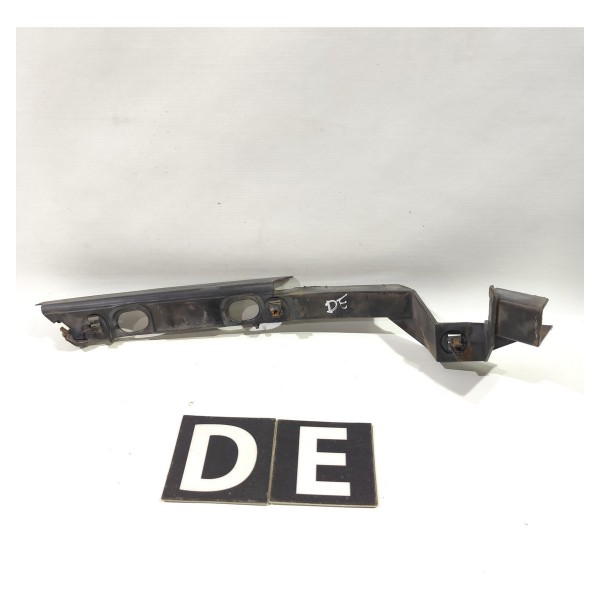 Guia Parachoque Dianteiro Esquerdo Chevrolet Tigra Detalhe