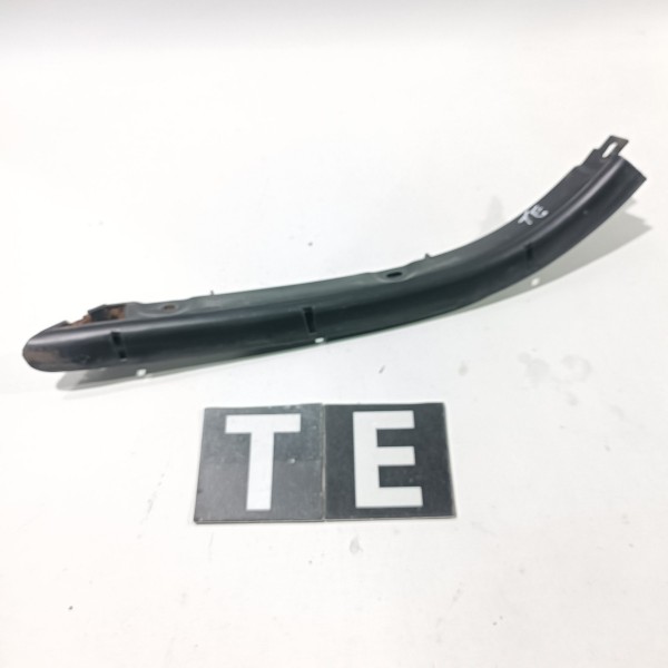 Guia Parachoque Traseiro Esquerdo Chevrolet Tigra 1998 1999