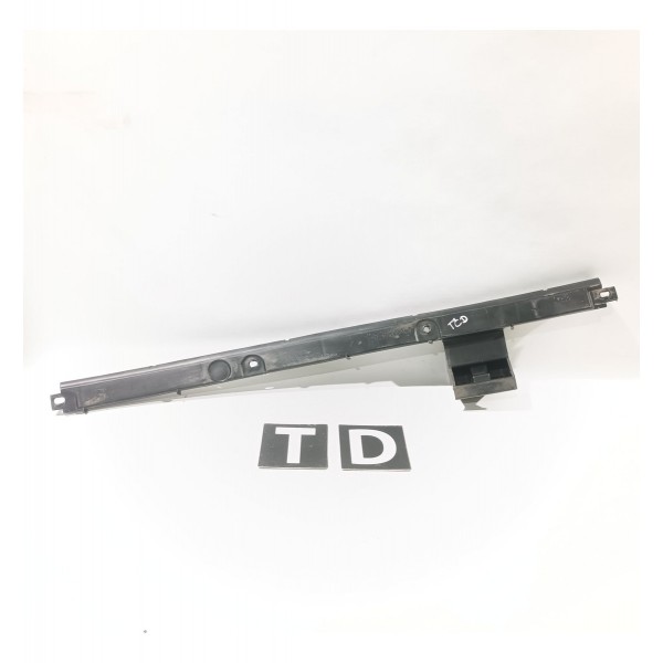 Guia Central Traseiro Direito Parachoque Chevrolet Tigra 98