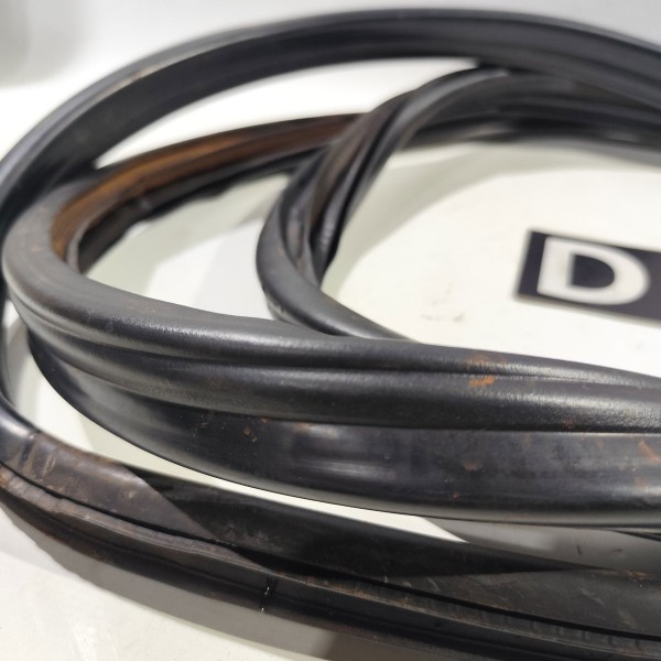 Borracha Porta Direita Chevrolet Tigra 1998 1999