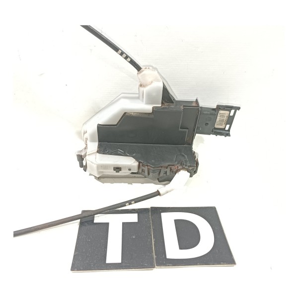 Trava Porta Traseira Direita Peugeot 3008 2008 2016