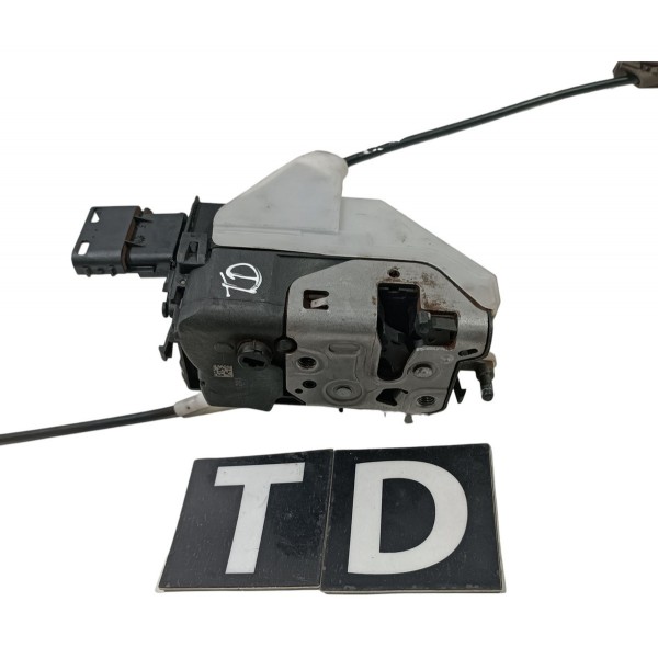 Trava Porta Traseira Direita Peugeot 3008 2008 2016