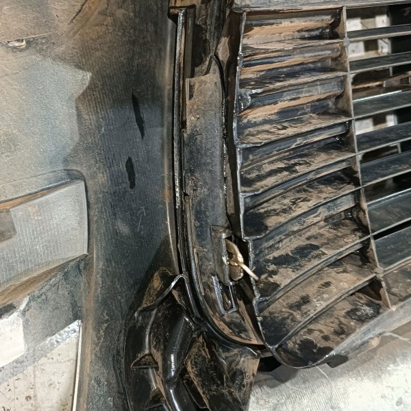 Parachoque Dianteiro Peugeot 3008 2008 2013 Detalhe Grade