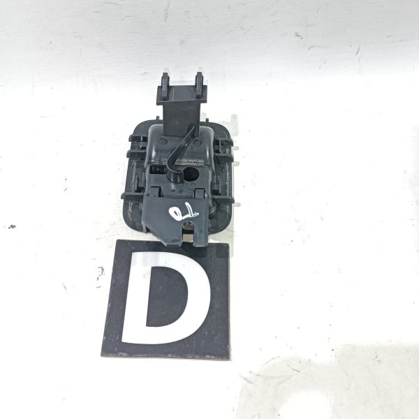 Puxador Direito Rebatimento Banco Traseiro Peugeot 3008 08