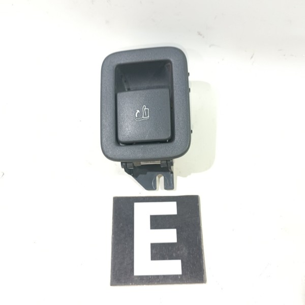 Puxador Esquerdo Rebatimento Banco Traseiro Peugeot 3008 08