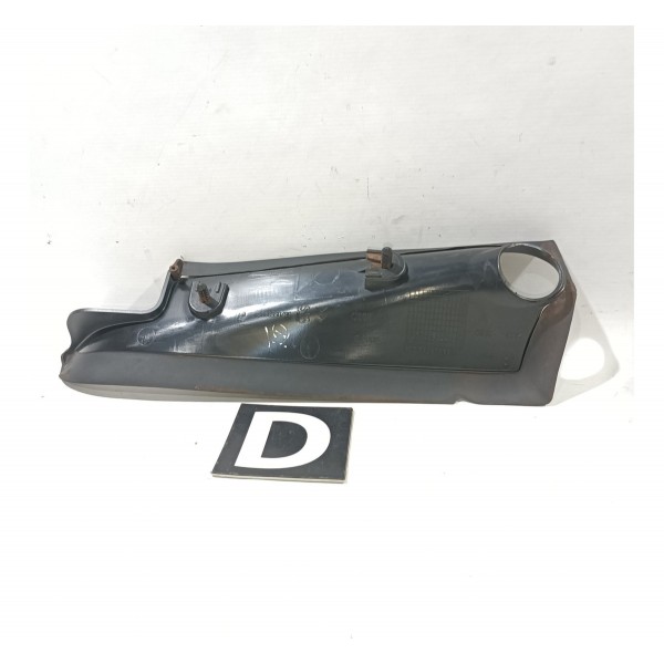Acabamento Direito Tampa Traseira Peugeot 3008 2008 2016