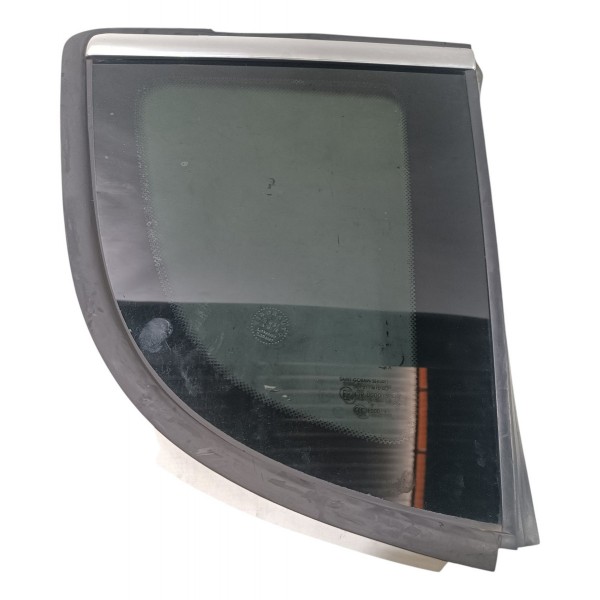 Vidro Vigia Traseiro Direito Peugeot 3008 2008 2016