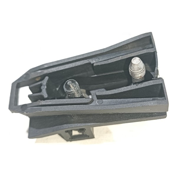 Trava Farol Audi A1 2010 2018