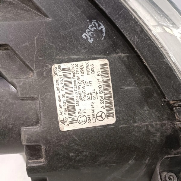 Farol Esquerdo Mercedes C180 C200 07 10 W204 A2048200161 Esquerdo/motorista