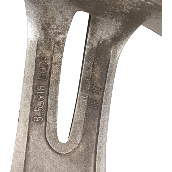 Roda Traseira Bmw 335 E90 2006 2012 5x120 8,5jx18 Solda