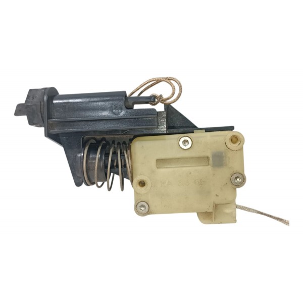 Trava Portinhola Tanque Volvo C70 1996 2005 S70 V70 8611387