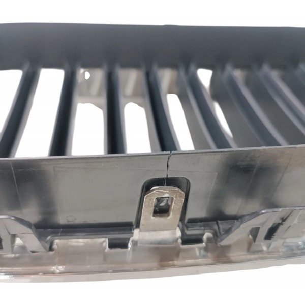 Grade Esquerda Parachoque Dianteiro Bmw 528 F10 11 17 720072