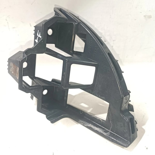 Guia Parachoque Traseiro Vw Jetta 2012 17 5c6807393d Detalhe