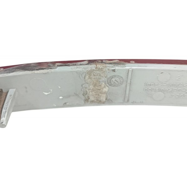 Refletor Direito Parachoque Traseiro Bmw 528 11 17 Detalhe Vermelho
