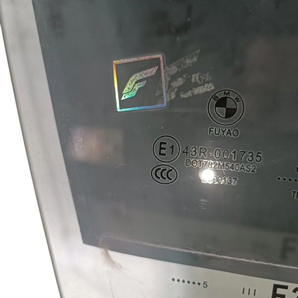 Vidro Porta Dianteira Direita Bmw 320 F30 2012 2018 325 328
