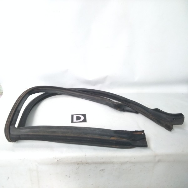 Borracha Coluna B Direita Subaru Impreza 93/99