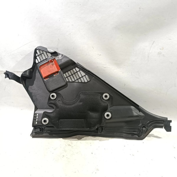 Acabamento Churrasqueira Bmw 320 F30 2012 18 9206485 Detalhe
