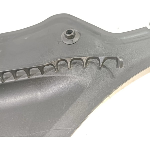Acabamento Churrasqueira Bmw 320 F30 2012 18 9206485 Detalhe