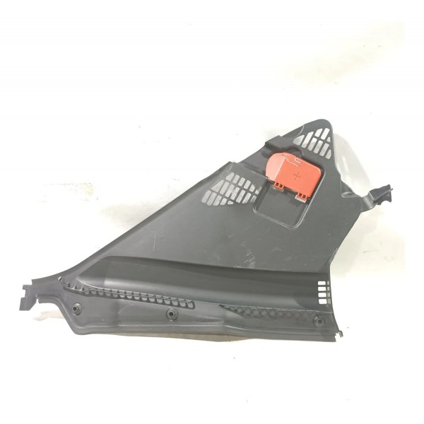 Acabamento Churrasqueira Bmw 320 F30 2012 18 9206485 Detalhe