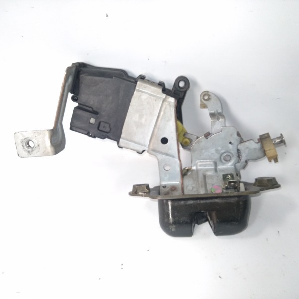 Trava Porta Malas Subaru Impreza Gf 93/99