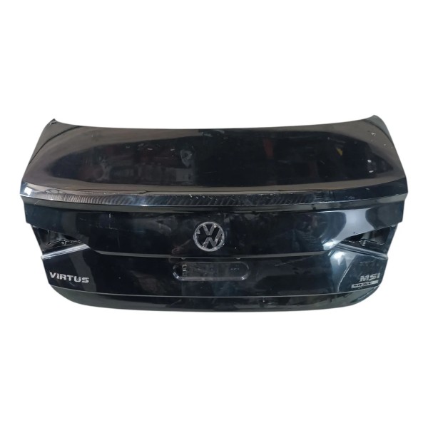 Tampa Traseira Volkswagen Virtus 2018 2026 Detalhe Pequeno