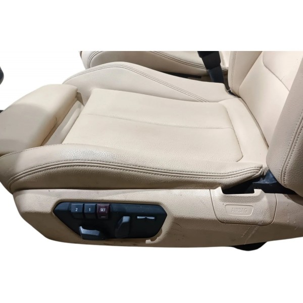 Par Banco Dianteiro Bmw 320 Sport F30 2015 Com Apoio Detalhe Creme