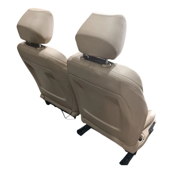 Par Banco Dianteiro Bmw 320 Sport F30 2015 Com Apoio Detalhe Creme