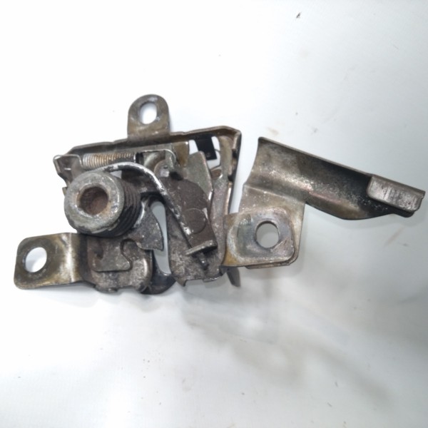 Trava Capô Subaru Impreza 93/99