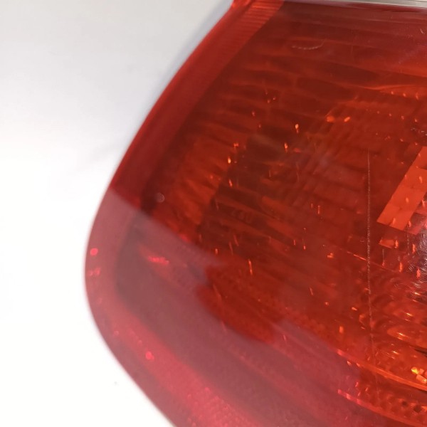 Lanterna Bicolor Traseira Esquerda Bmw 325 E46 2003 Detalhe Esquerdo/motorista