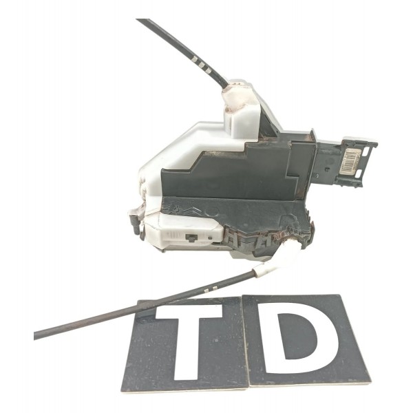 Trava Porta Traseira Direita Peugeot 3008 2008 2016