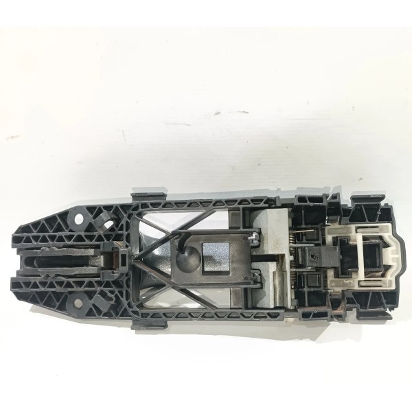 Macaneta Externa Traseira Esquerda Vw T-cross 2019 2026 Prata/metálico Traseira