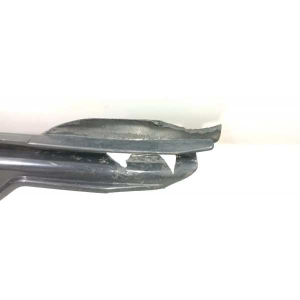 Guia Direito Parachoque Traseiro Bmw 325 1998 2005 Detalhe