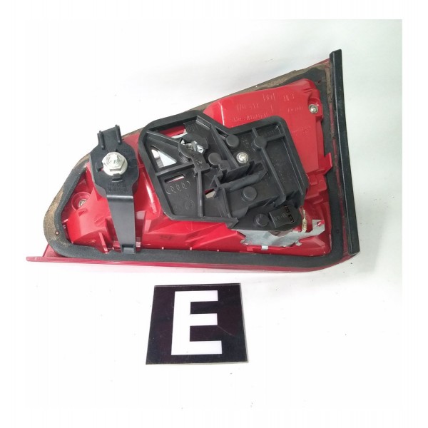 Lanterna Tampa Traseira Esquerda Audi A4 2010 2.0t