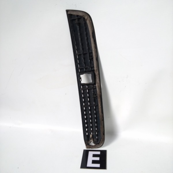 Moldura Paralama Esquerdo  Captiva V6 2008 Detalhe