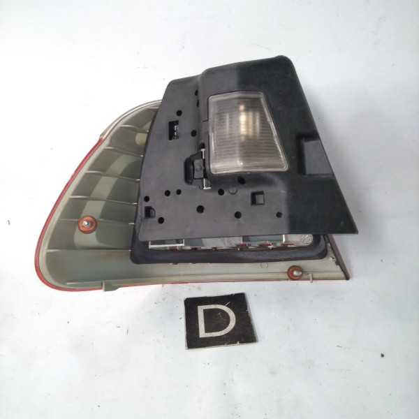 Lanterna Traseira Direita Bmw E46 Direito