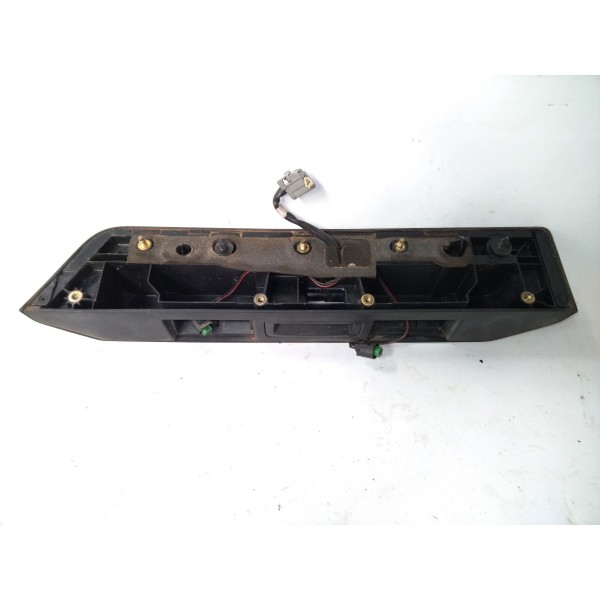 Régua Tampa Traseira Com Botão Abertura Discovery 3