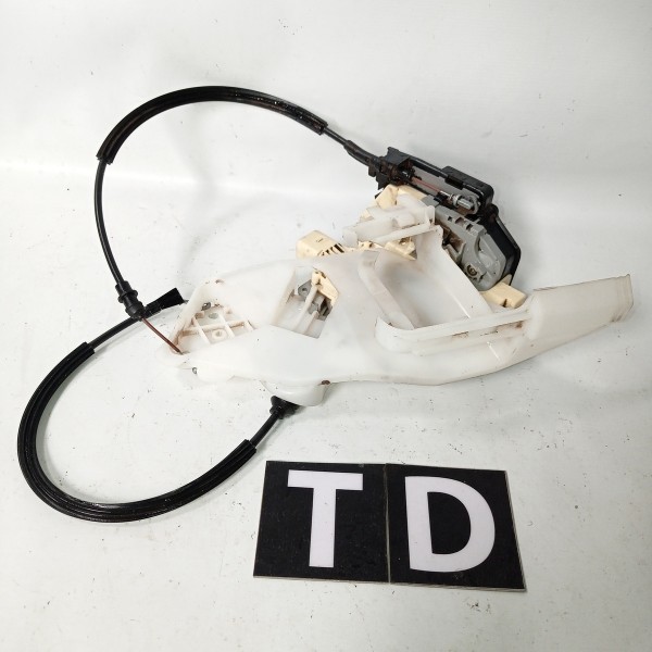 Trava Eletrica Porta Traseira Direita Vw Passat B6 06 10 Traseira