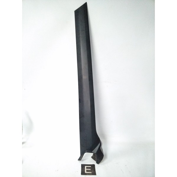 Moldura Externa Esquerdo Parabrisa Discovery 3 Land Rover