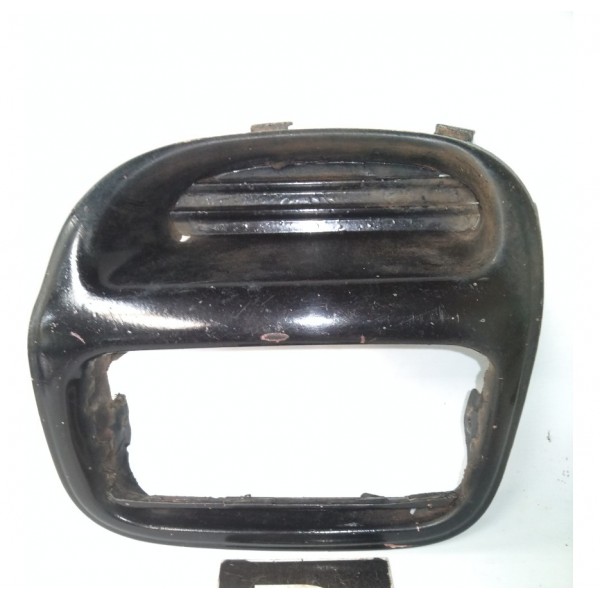 Moldura Farol De Milha Direito Subaru Forester 1998 Detalhe Preto