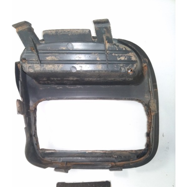 Moldura Farol De Milha Direito Subaru Forester 1998 Detalhe Preto