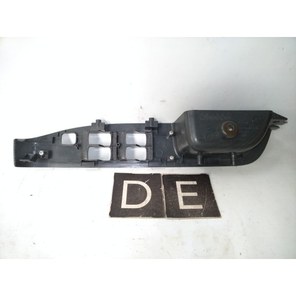 Moldura Botão Vidro Dianteiro Esquedo Mitsubishi Airtrek