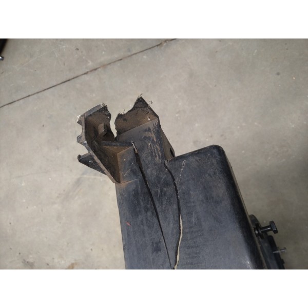 Quadro Radiador C4 Thp 408 Thp Detalhe