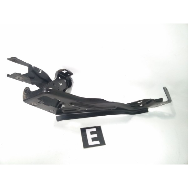 Suporte Farol Esquerdo  C180 C200 W204 2007 2014