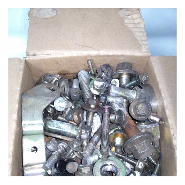 Parafusos Carroceria Lifan 620 12 Kilos