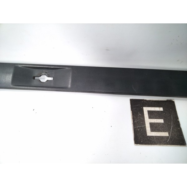 Acabamento Esquerdo Base Rack De Teto Freelander 2