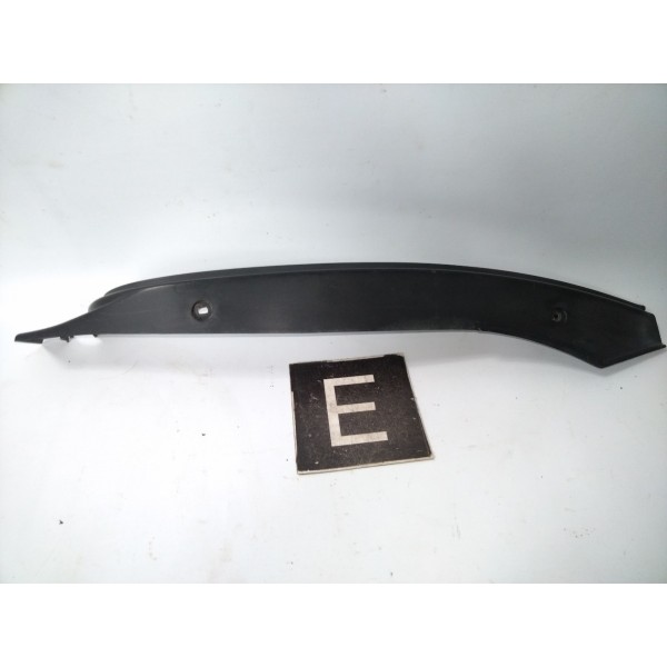 Acab. Inferior Lanterna Traseira Esquerd Mazda Mx3 1991-1998