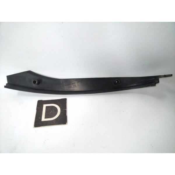 Acab. Inferior Lanterna Traseira Direita Mazda Mx3 1991-1998