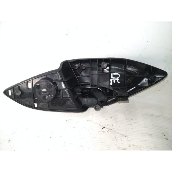 Maçaneta Interna Dianteira Esquerda Gm Onix Prisma 13/19 Dianteira