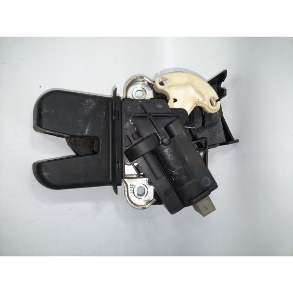 Trava Porta Malas 4f5827505 Vw Jetta 2007-2010