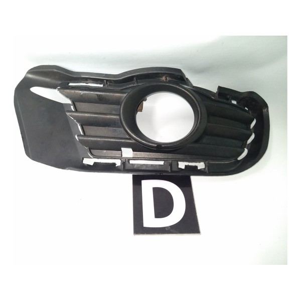 Moldura Farol De Milha Direito C180 C200 W204 2007 2014  Preto Direito